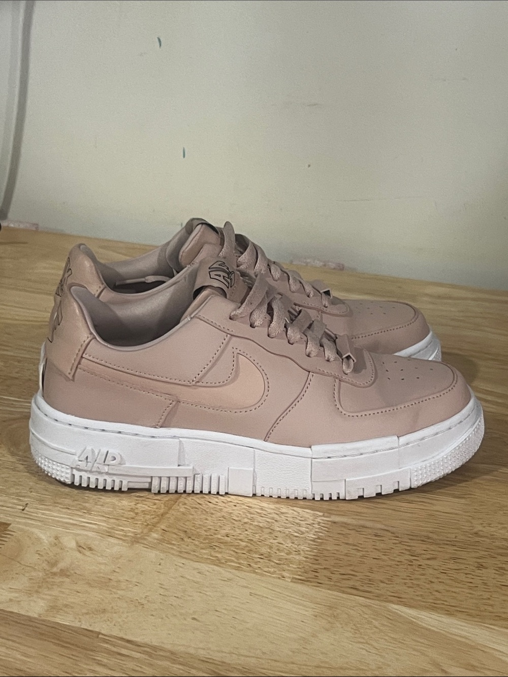 Nike Air Force 1 Low Pixel woman’s pink platform sneakers size 8.5